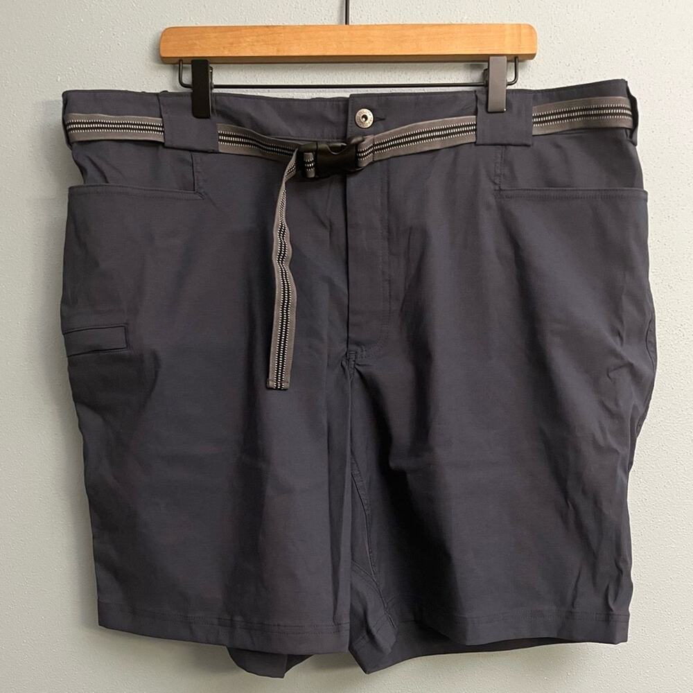 Duluth Trading Company Shorts